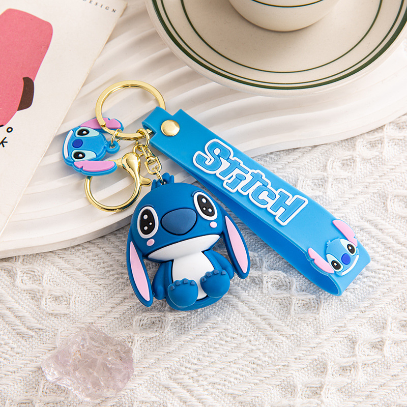 Adapting High Fashion Jewelry Trends to Everyday Wear