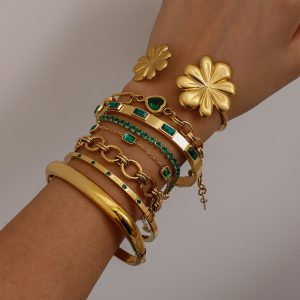 jewelry fashion coordination