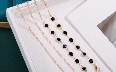 How to Wear Layered Necklaces?