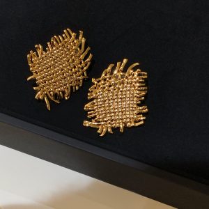 Vintage Temperament Anti-allergy Brass Electroplated Real Gold Irregular Braided Stud Earrings