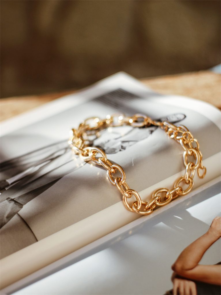 low MOQ jewelry manufacturer
