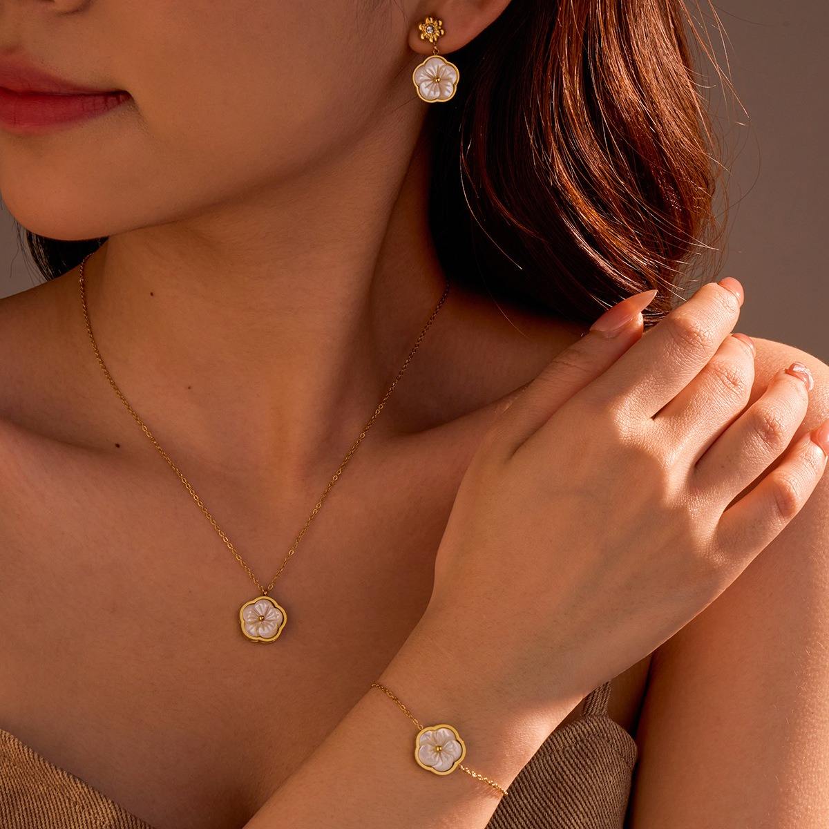 Jewelry supply chain solutions