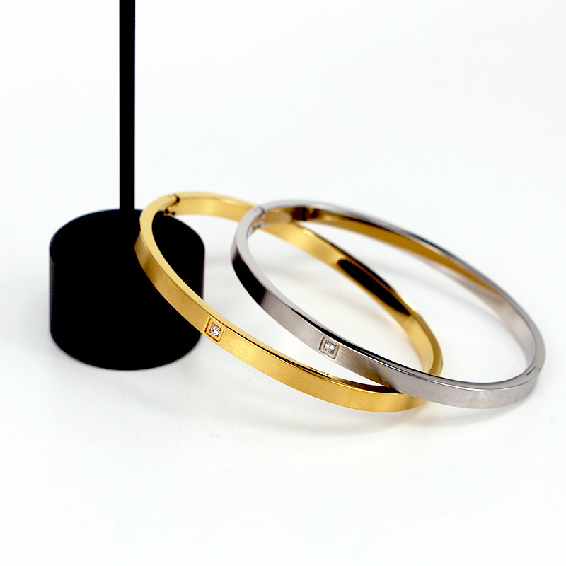 can you shower with stainless steel jewelry