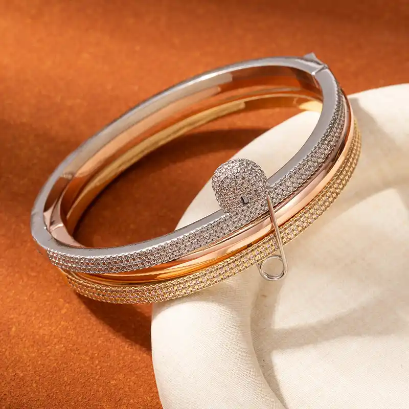 jewelry fashion coordination